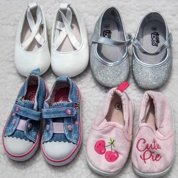 Bundle of Size 4 Girls Shoes - Picture 1 of 12